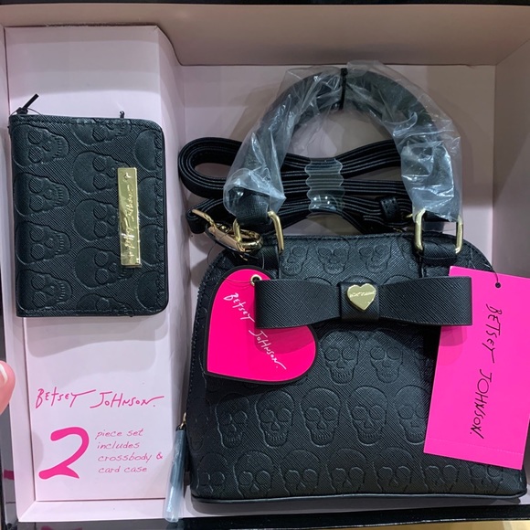 Betsey Johnson Handbags - Betsey Johnson crossbody gift set.